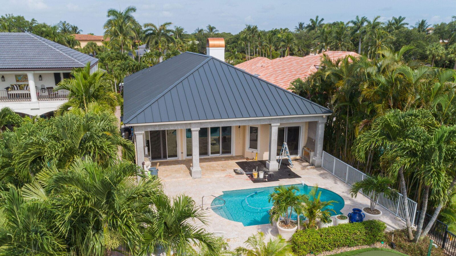 Metal roof ridge and seams